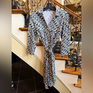 J.McLaughlin Button front collared dress with tie belt.Front pockets.Size M EUC